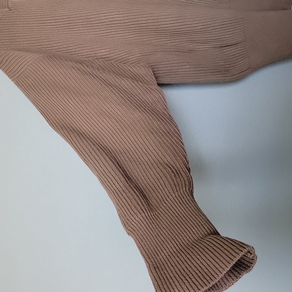 Free People Casual Allure Taupe Camel Brown Ribbed Oversized Sweater Top large - Picture 6 of 9